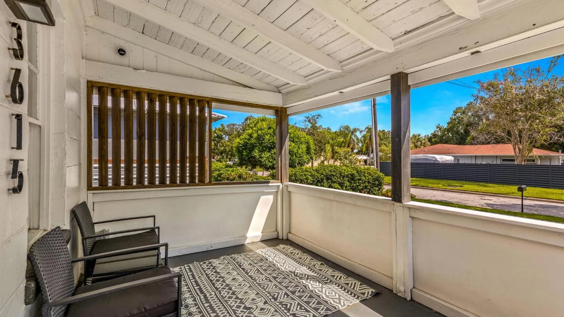 Sunny Citrus Escape Min To Midtown & Dog-Friendly Villa Tampa