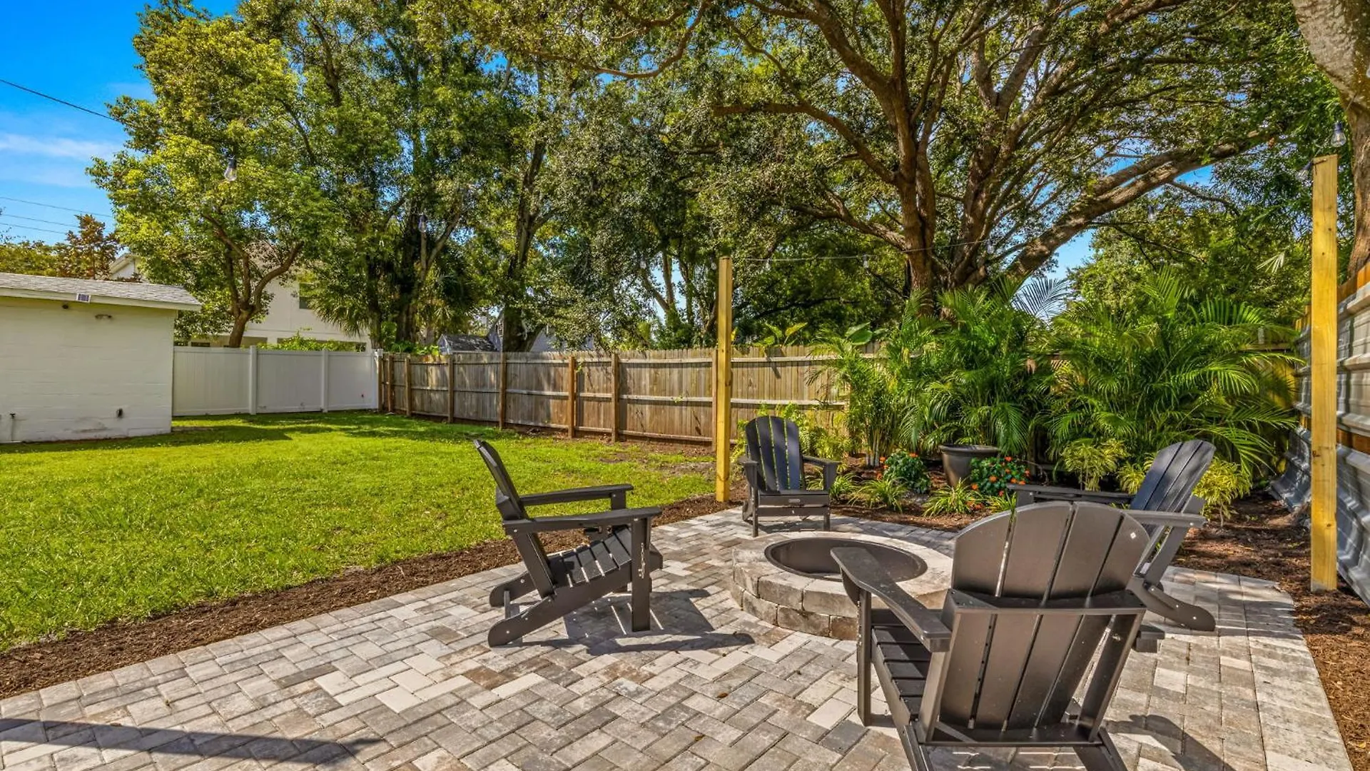 Sunny Citrus Escape Min To Midtown & Dog-Friendly Villa Tampa