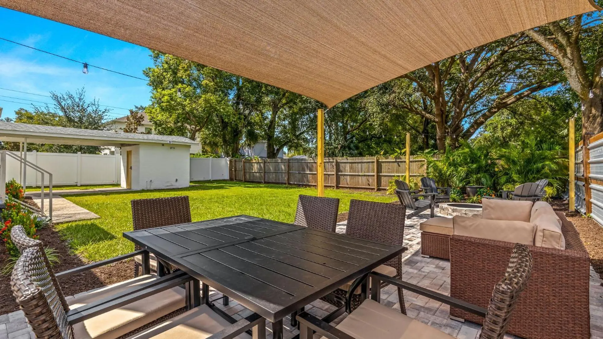 Sunny Citrus Escape Min To Midtown & Dog-Friendly Villa Tampa